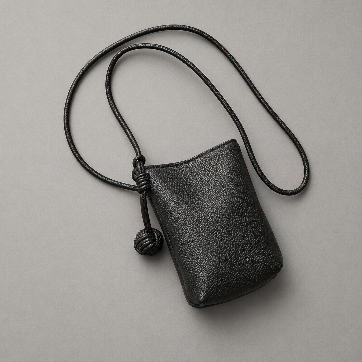 Noir Knot Mini-Crossbody-Tasche